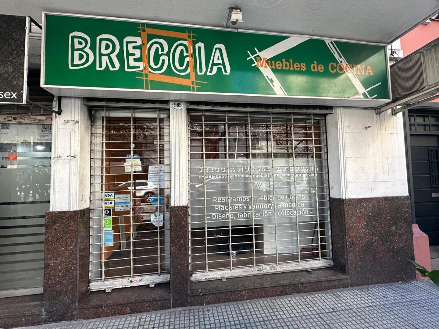 Local en alquiler con vidriera
