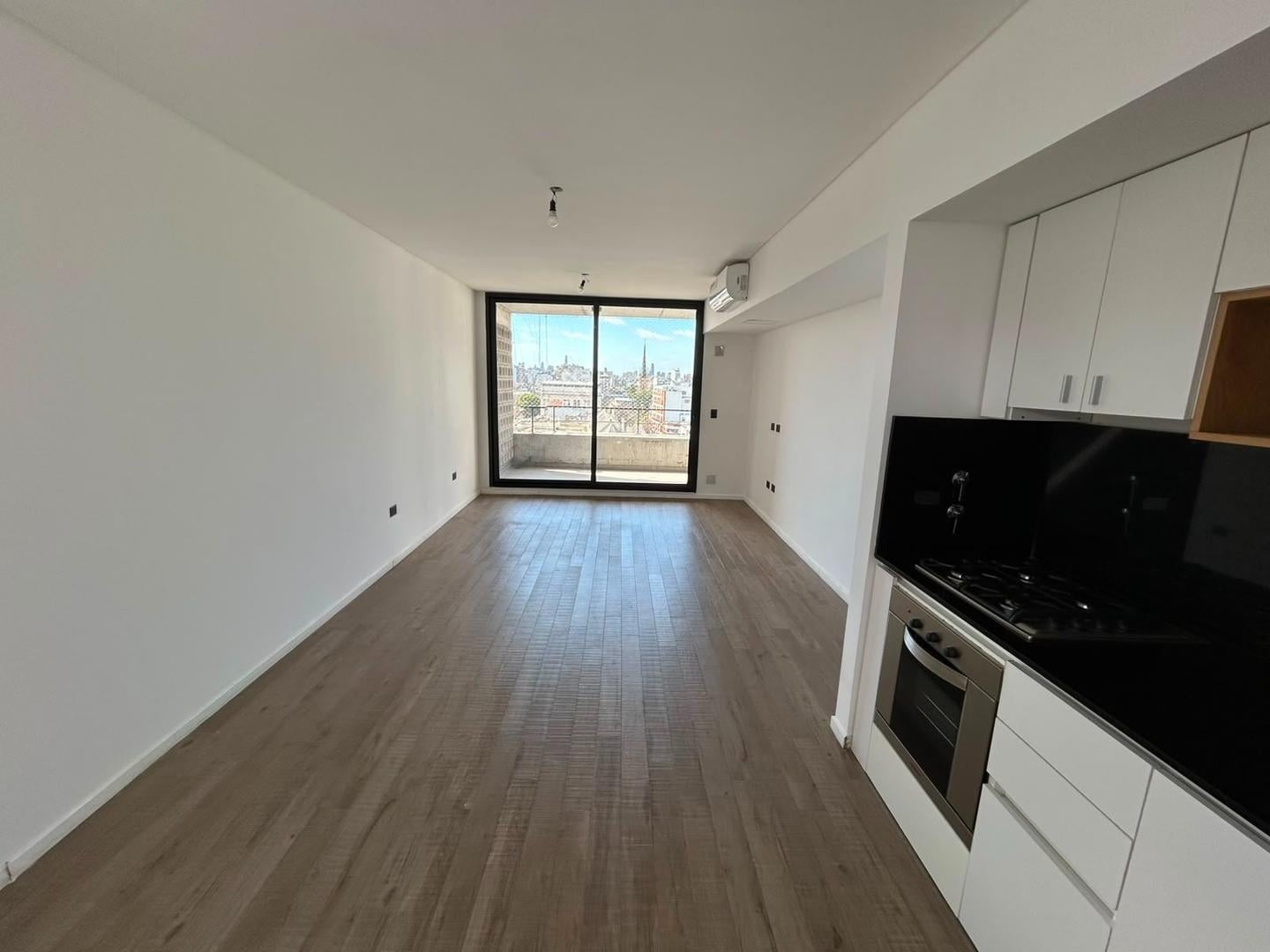 Foto de MONOAMBIENTE A ESTRENAR CON BALCÓN Y VISTA ABIERTA, imagen 2