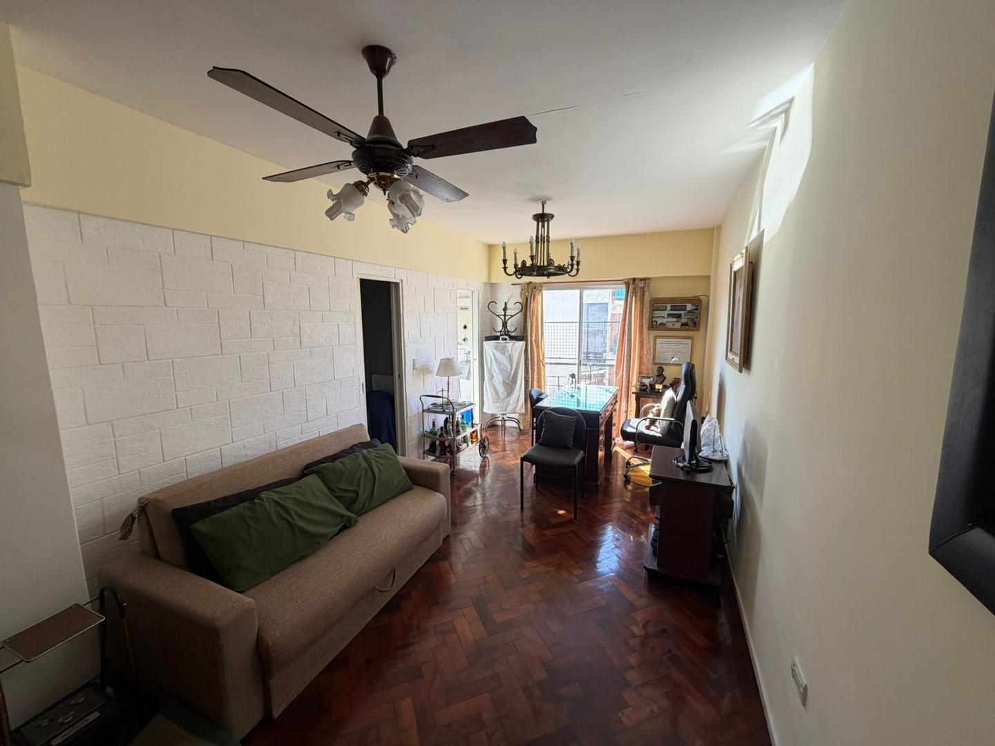 Foto de departamento monoambiente con balcón, imagen 1