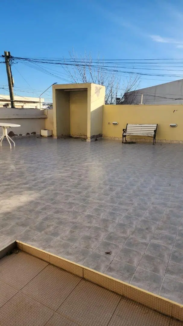 ALQUILER PROPIEDAD EN ESQ. SAN MARTIN Y BOUQUET ROLDAN 4