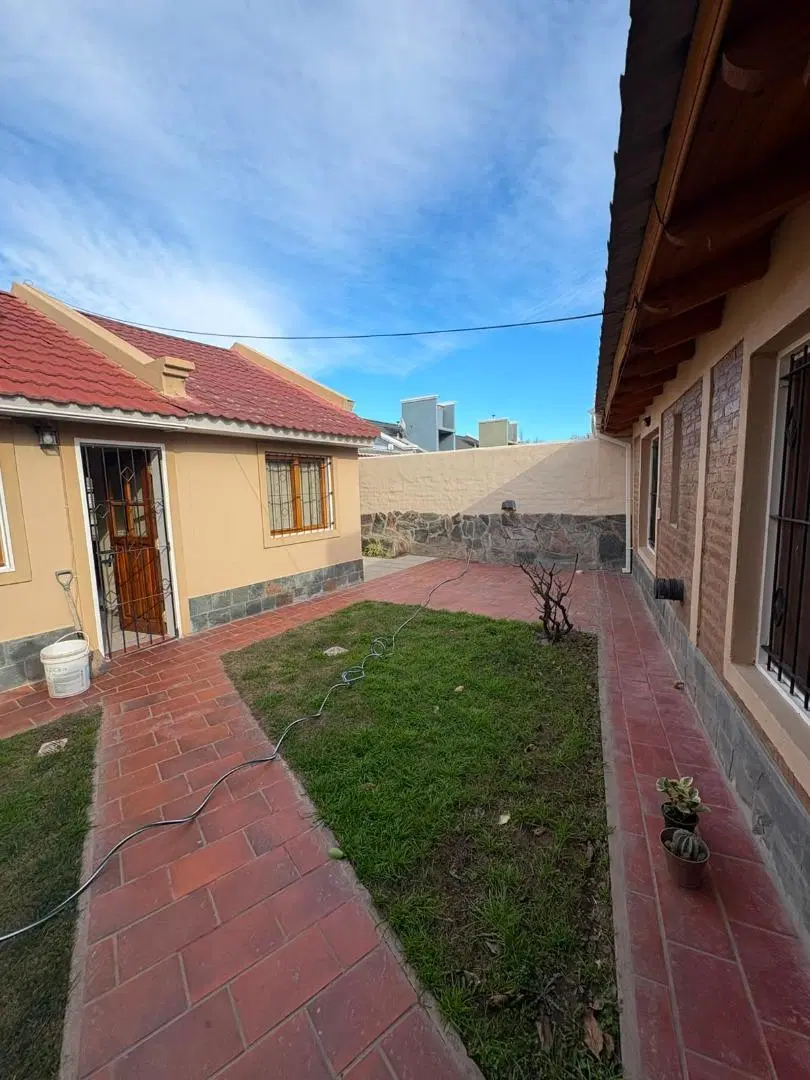 Alquiler Casa en Centenario 2