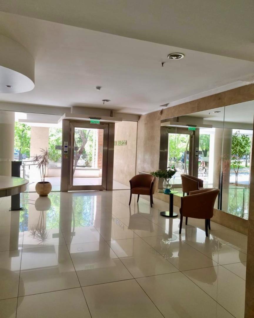 Foto de AMPLIO SEMIPISO VENTA CENTRO NQN, imagen 3