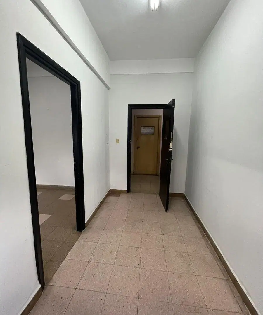VENTA OFICINA SAN MARTIN 573 5