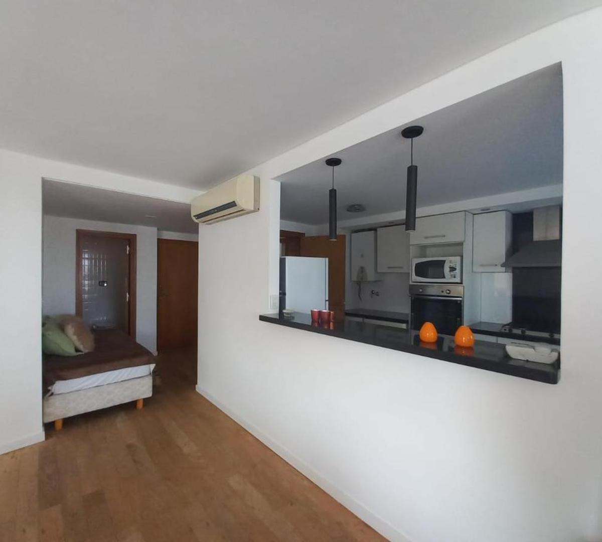 Foto de DEPARTAMENTO DE 2 AMBIENTES PRIMERA LINEA DEL MAR + COCHERA, imagen 3