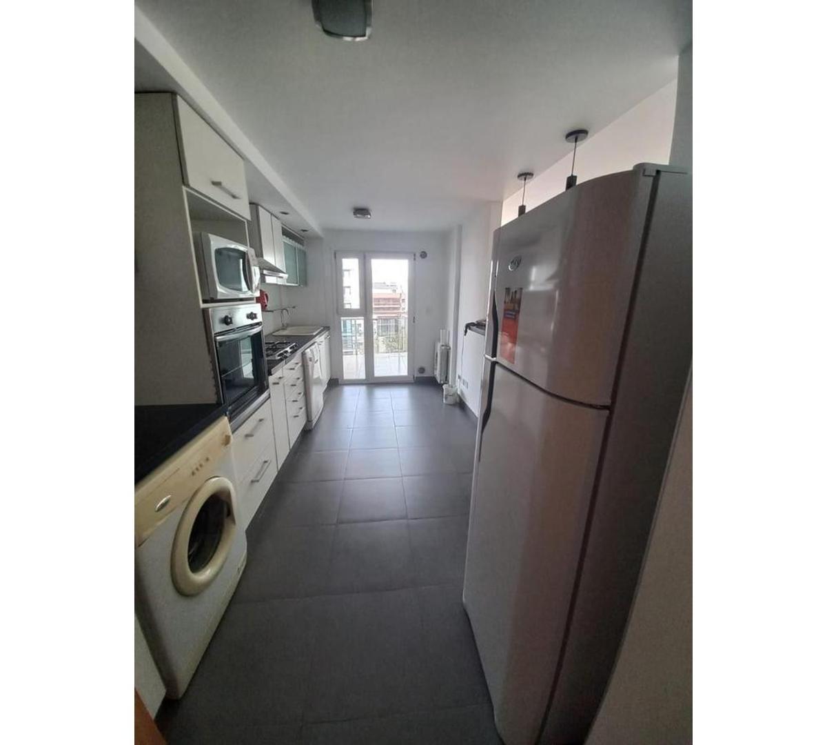Foto de DEPARTAMENTO DE 2 AMBIENTES PRIMERA LINEA DEL MAR + COCHERA, imagen 5