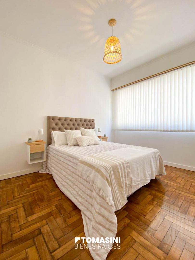 3 Amb. a La Calle con Balcon Saliente y Vista Lateral Al Mar 3