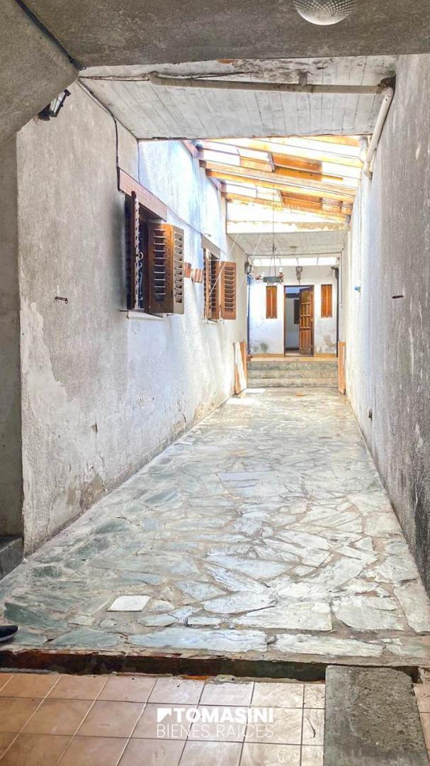 Foto de CHALET DE 4 AMBIENTES CON GARAGE, PARRILLA Y DEPARTAMENTO, imagen 3