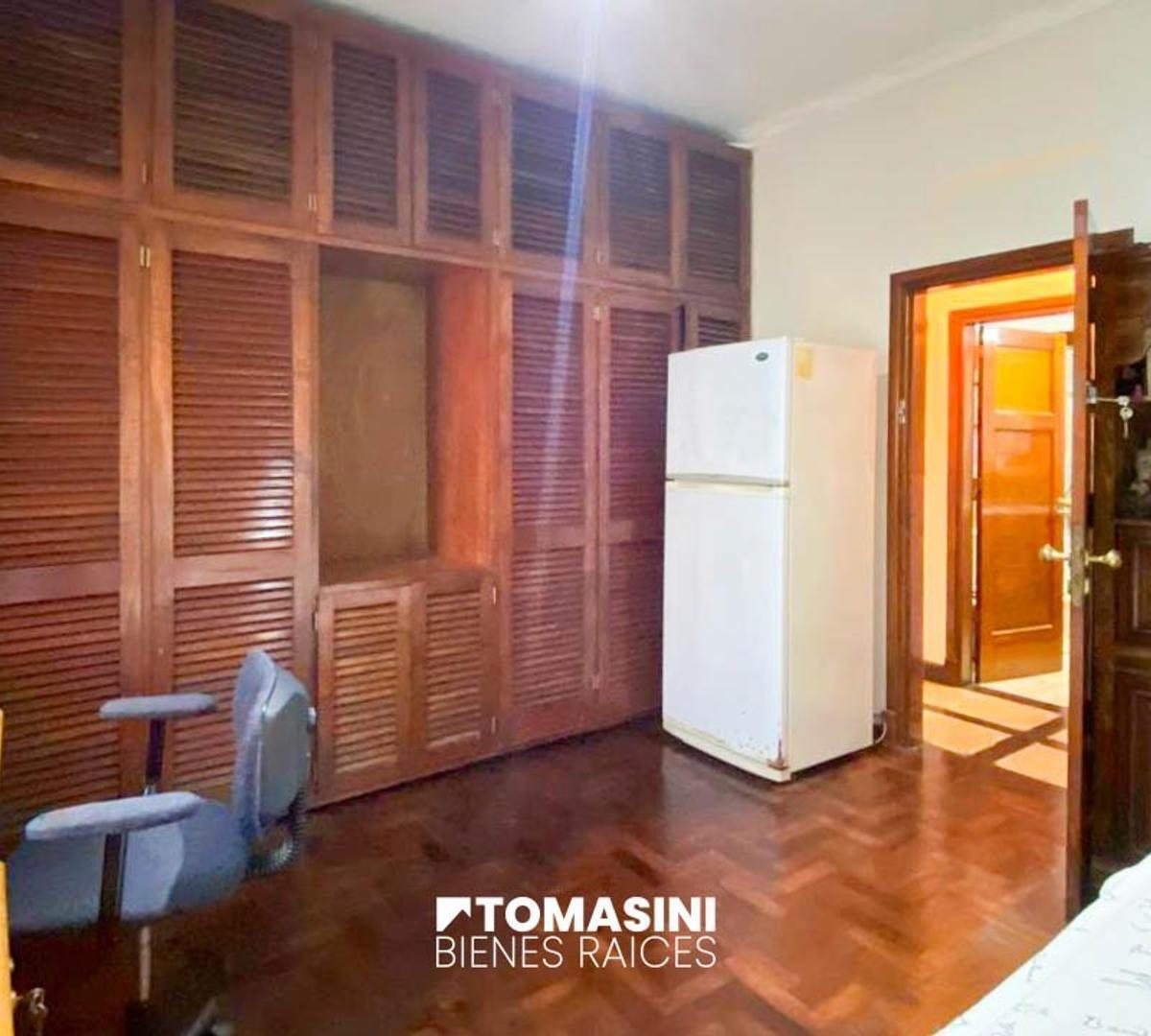 Foto de CHALET DE 4 AMBIENTES CON GARAGE, PARRILLA Y DEPARTAMENTO, imagen 4