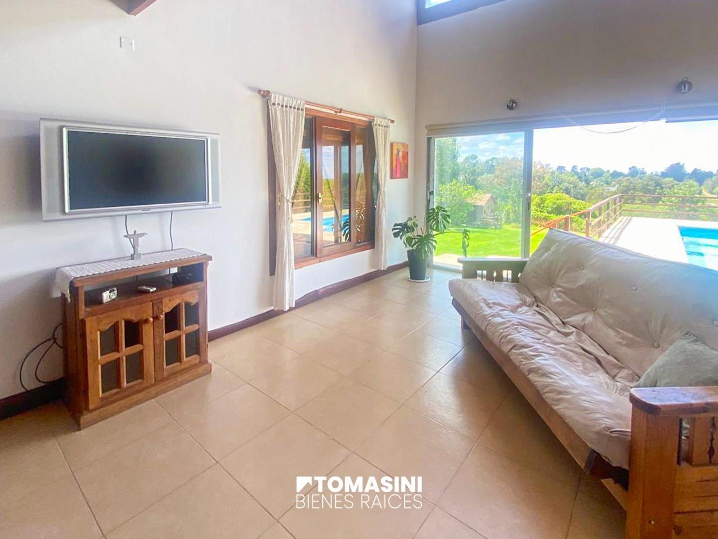 Foto de ALQUILER TEMPORADA - CHALET DE 3 AMB. CON PARQUE Y PISCINA, imagen 4