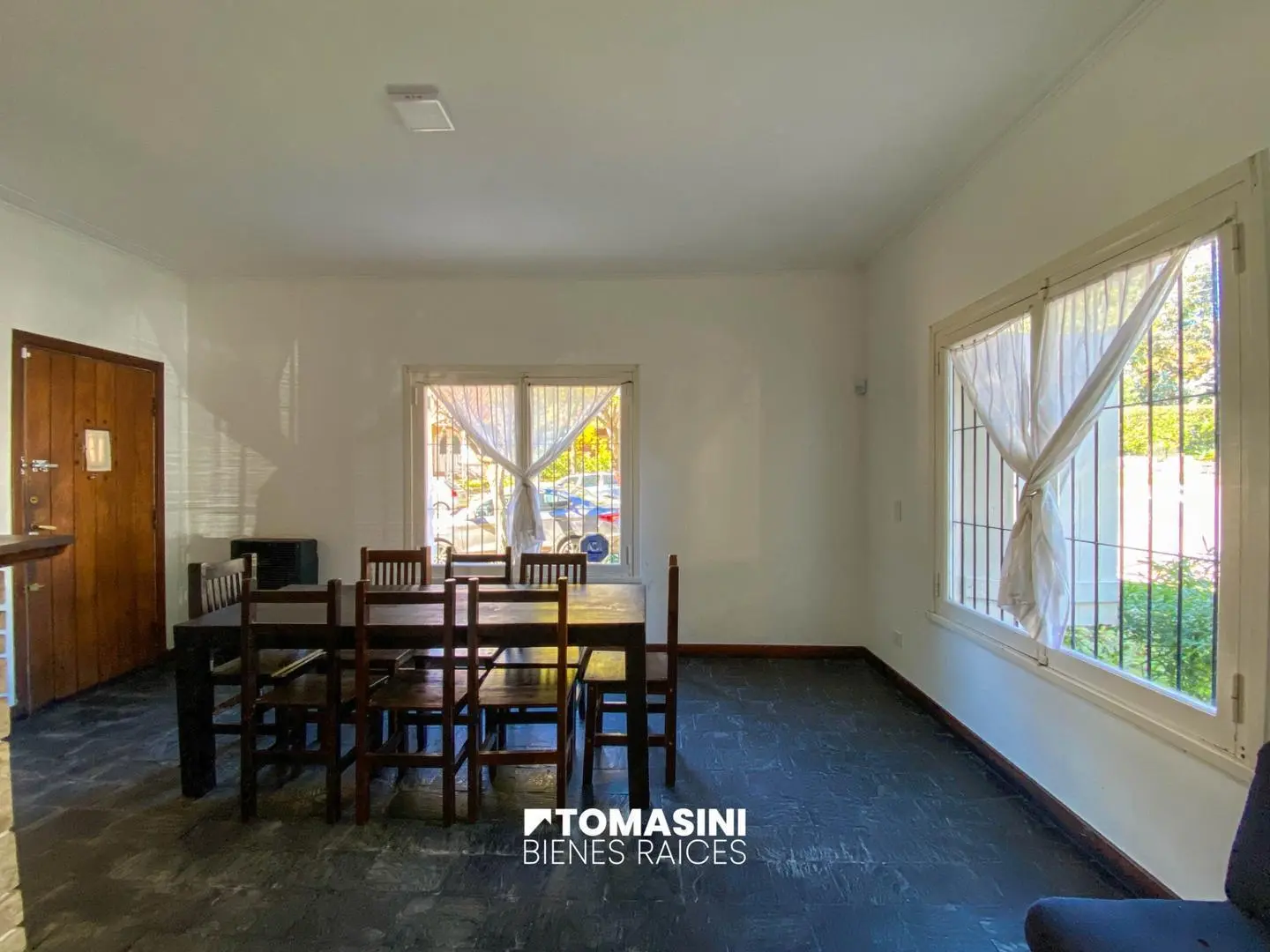 CHALET MARPLATENSE EN ESQUINA PARA USO PROFESIONAL 3