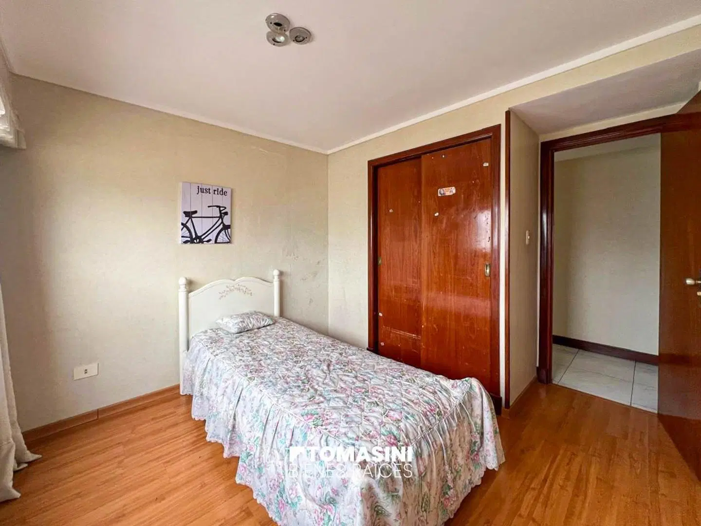 SEMIPISO DE 4 AMB. A LA CALLE CON BALCON CORRIDO Y COCHERA 8