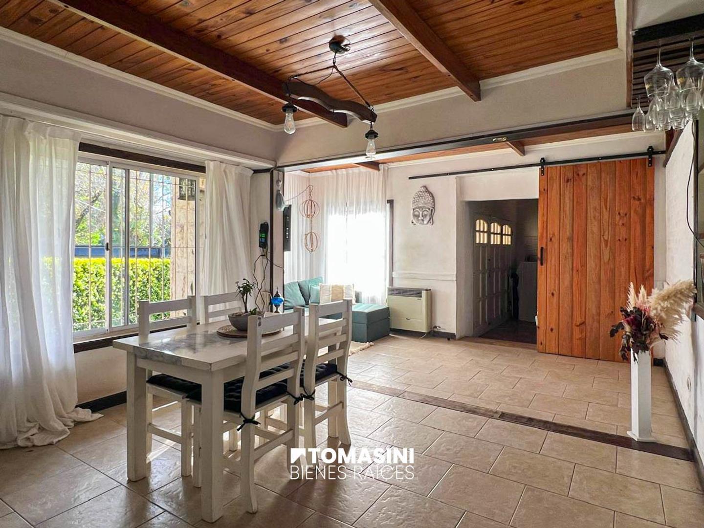 Foto de CASA DE 3 AMBIENTES CON PARQUE, GARAGE Y PARRILLA, imagen 1