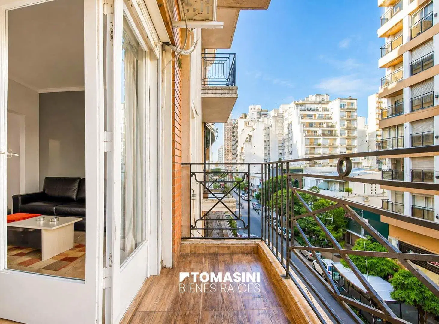 3 AMBIENTES CON BALCON A LA CALLE MAS DEPENDENCIA DE SERV. 4
