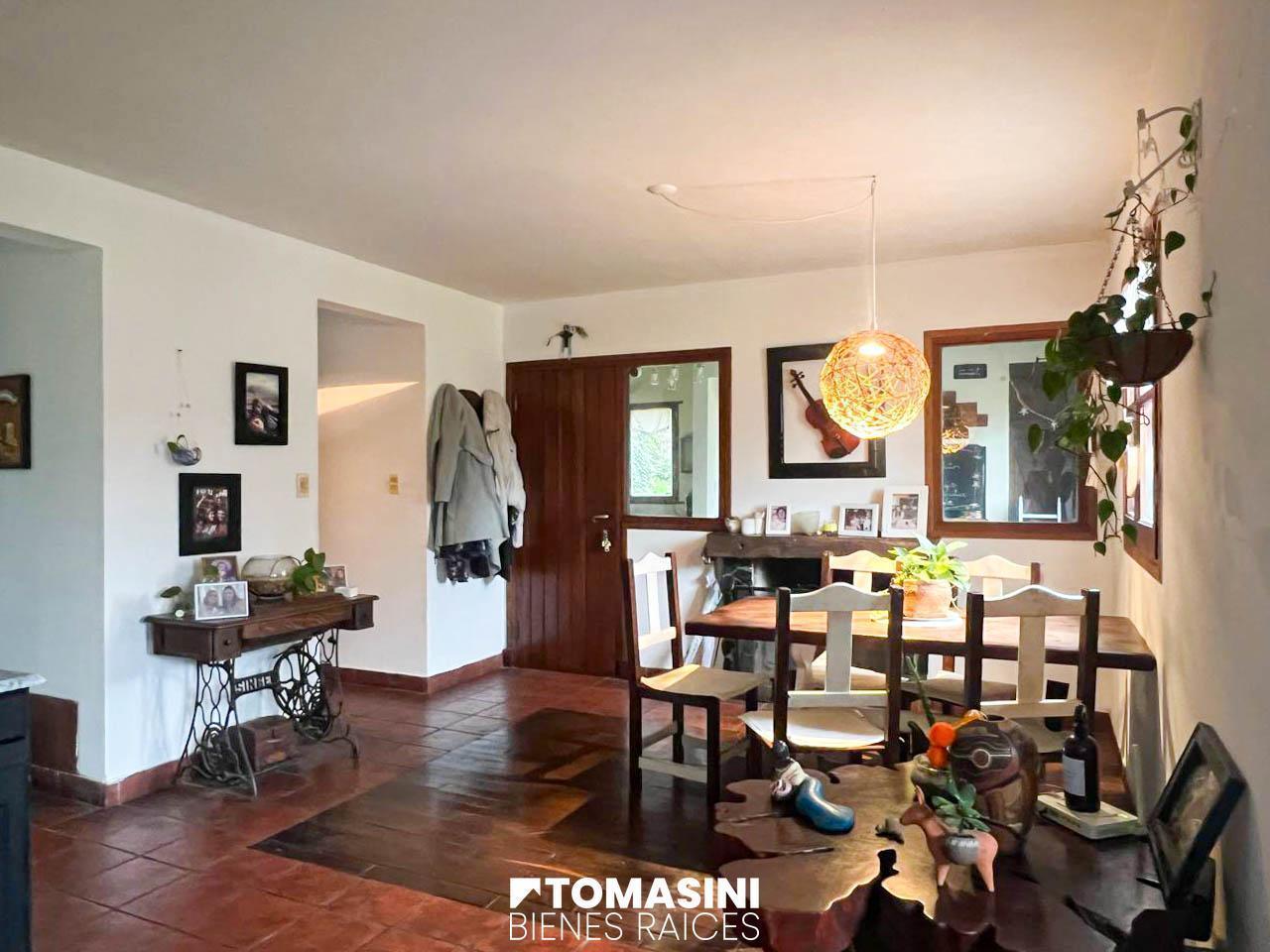 Foto de CHALET DE4 AMBIENTES DE DOS PLANTAS CON GARAGE Y PARRILLA, imagen 3