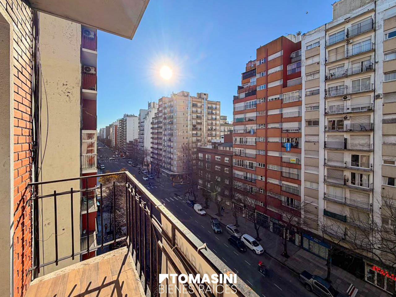 Foto de DEPARTAMENTO DE 3 AMBIENTES AL FRENTE CON BALCON MAS DEPENDENCIA, imagen 4