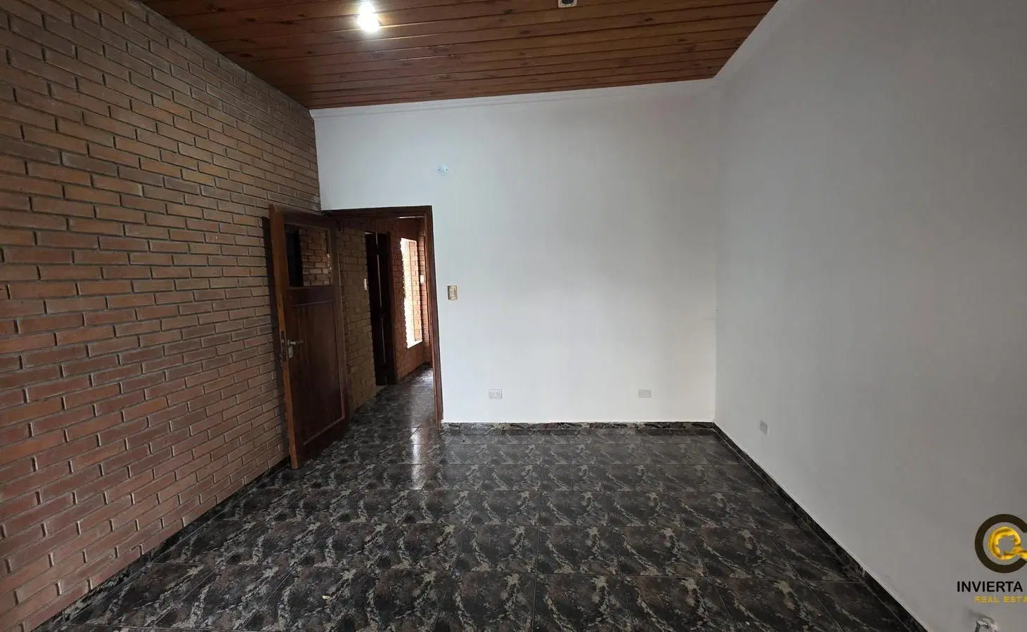 Casa en Venta en Villa Cabrera – 2 Dormitorios en Suite Quincho 2