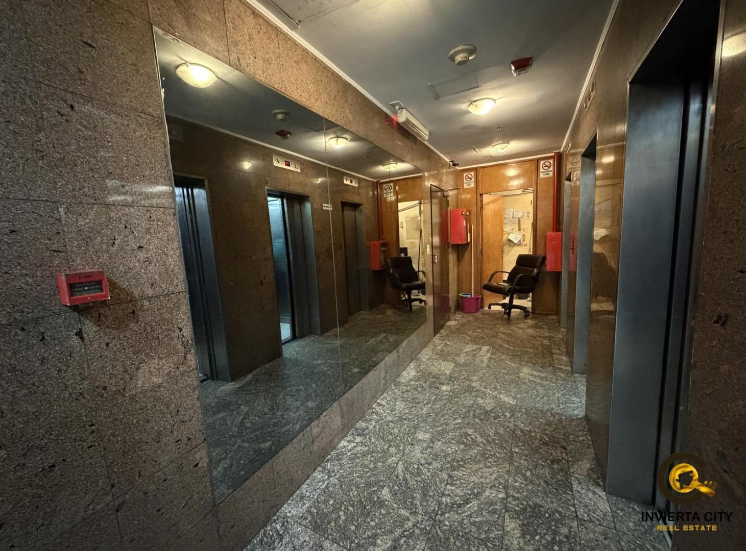 Foto de Piso Completo Corporativo en Edificio Garden (Ituzaingó 270) | Piso 15 con Balcón, imagen 5