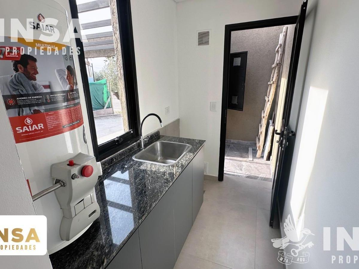 Casa en Barrio Privado Ciro de Vieytes 4