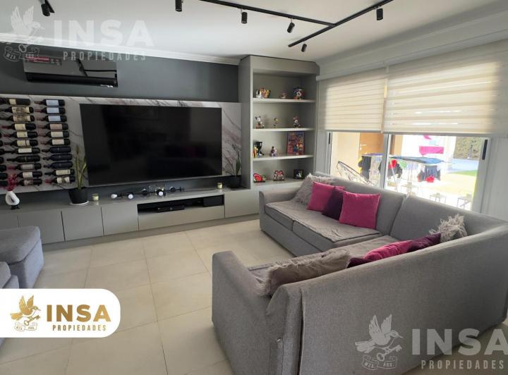 VENTA DE CASA EN BARRIO DALVIAN 3