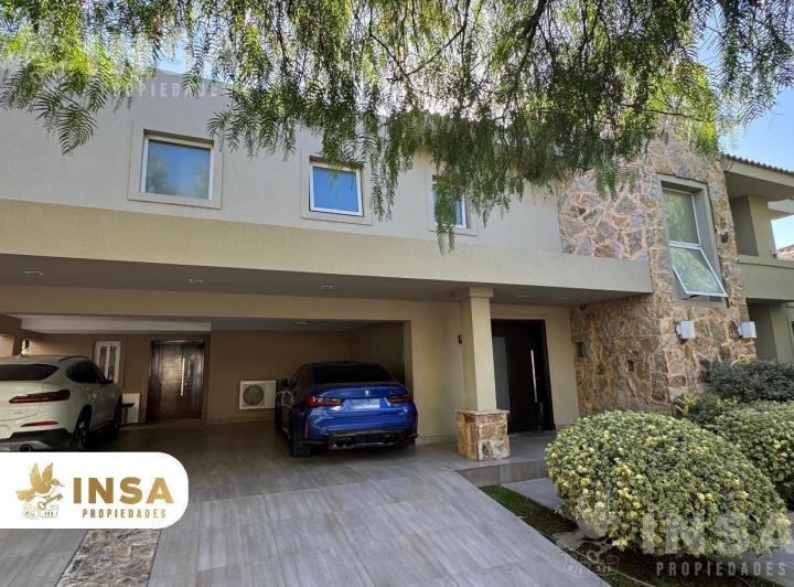VENTA DE CASA EN BARRIO DALVIAN 2