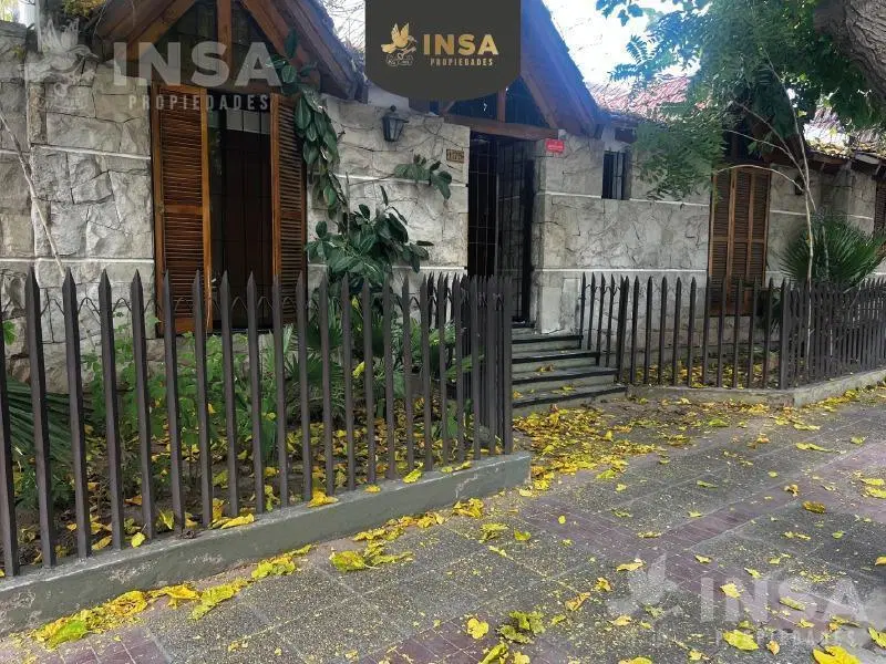 Casa en alquiler en barrio bombal, ciudad mendoza 1