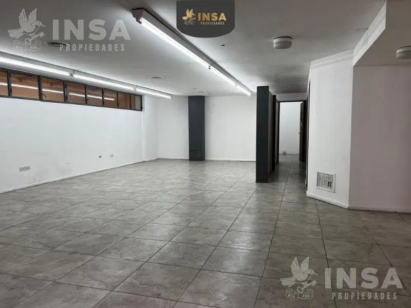 INSA PROPIEDADES OFRECE OFICINA EN ALQUILER EN CALLE SAN LORENZO - CIUDAD 4