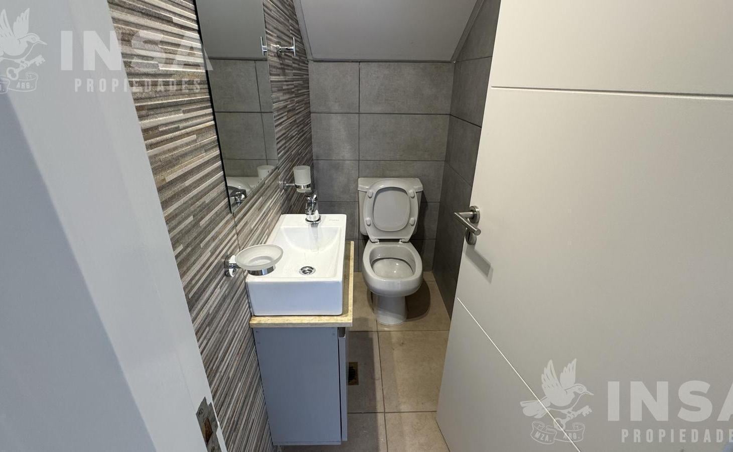 Foto de Departamento en alquiler 2 dormitorios 1 baño terraza y patio en, imagen 2