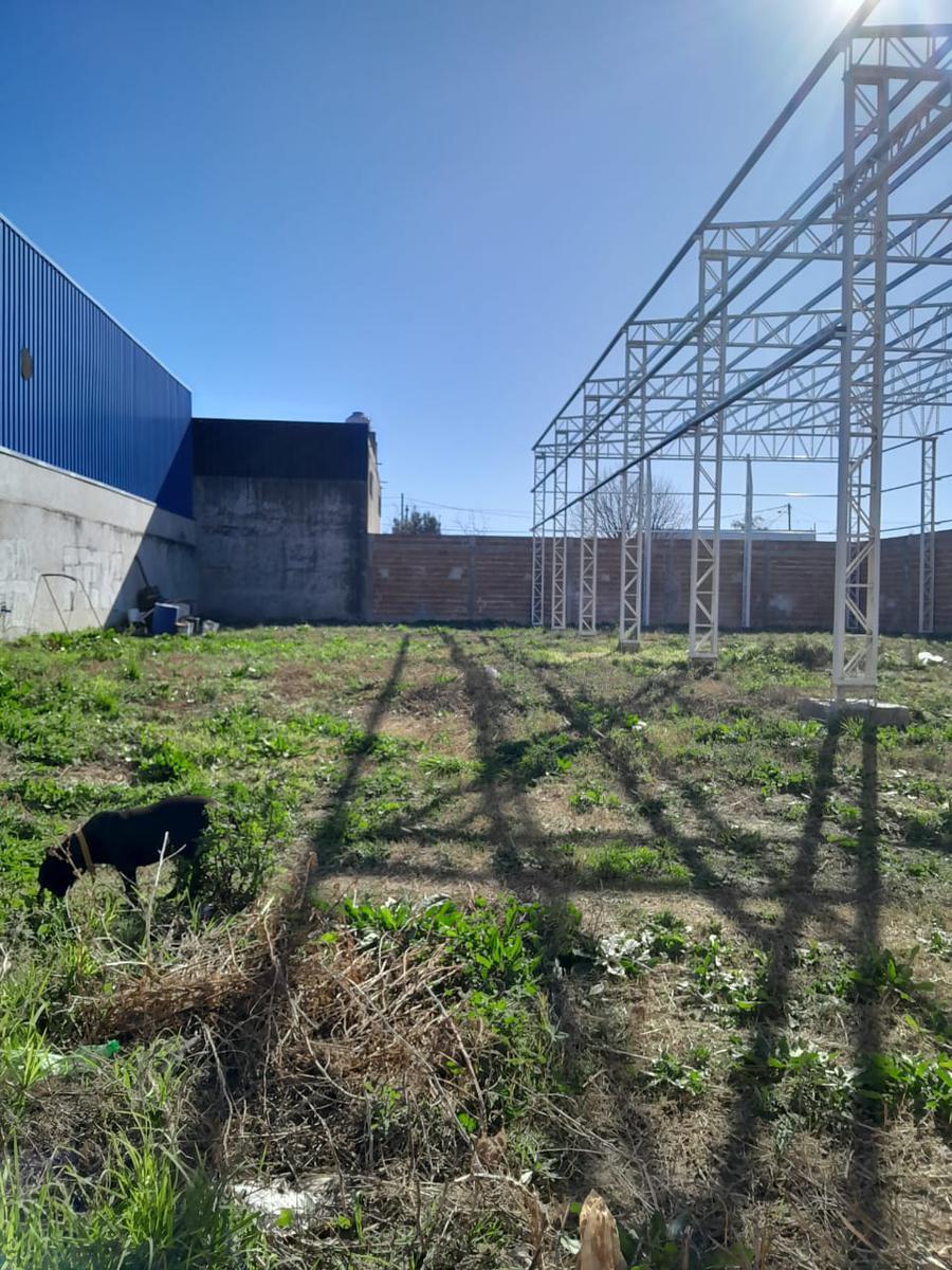 Galpón 12 X 38 en Zona de Fábricas Barrio Santa Rita 2