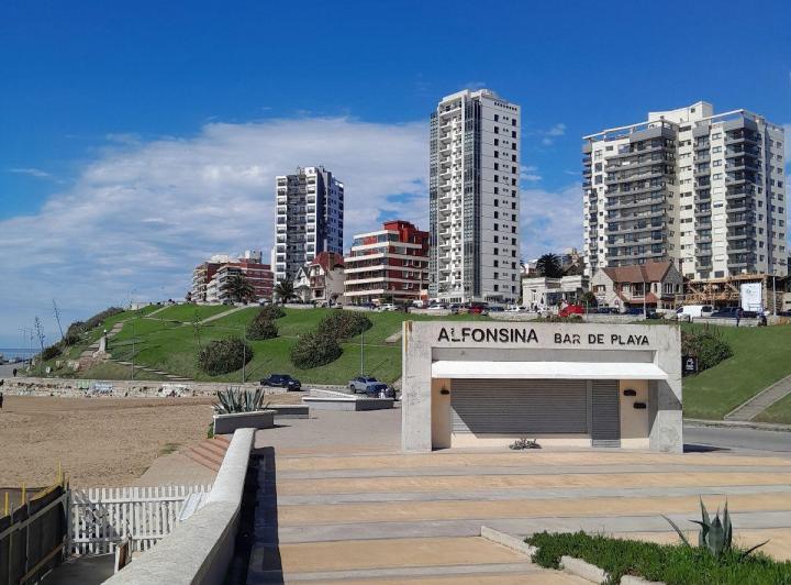 Alquilo Departamento en La Perla vista al mar 5