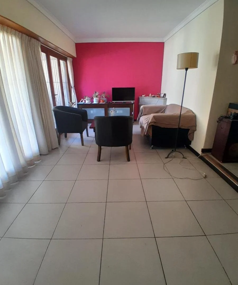 Foto de Casa en venta 4 habitaciones en San José, imagen 2