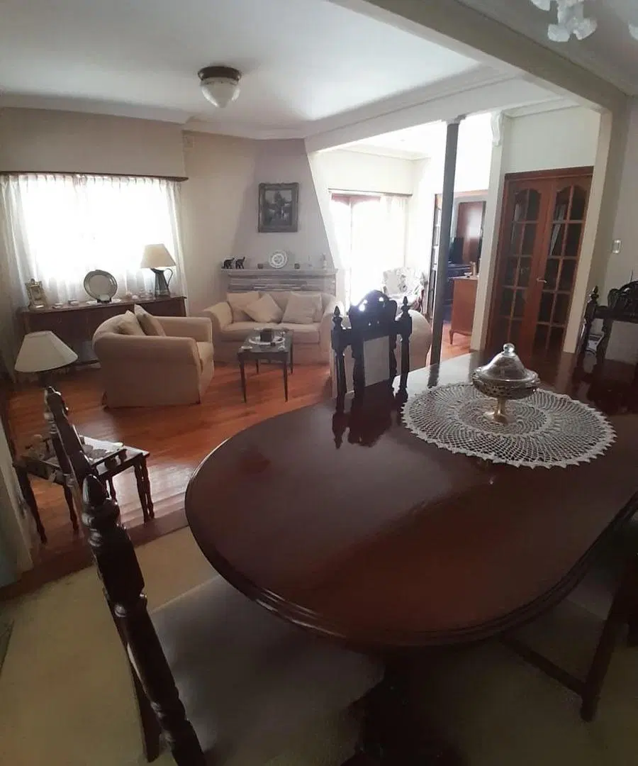 vende en block casa más departamento Chauvin Mar del Plata 3