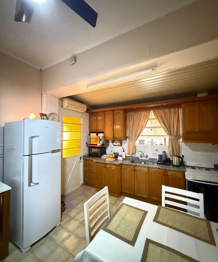 Hermosa casa de 3 dormitorios en venta - Barrio 9 de Julio 5