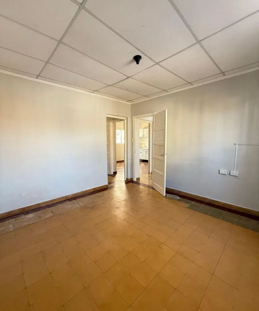 Casa de 310 m² con 2 dormitorios en venta en Central Córdoba 2