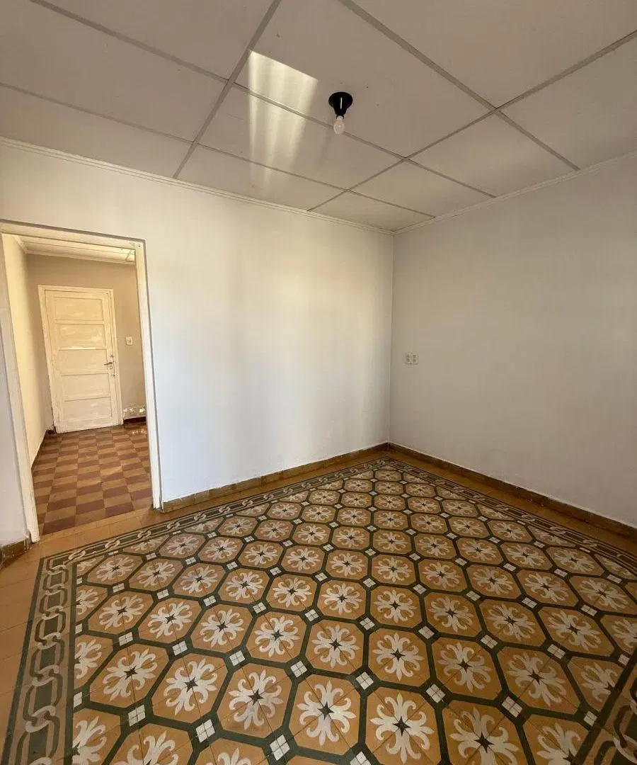 Casa de 310 m² con 2 dormitorios en venta en Central Córdoba 5