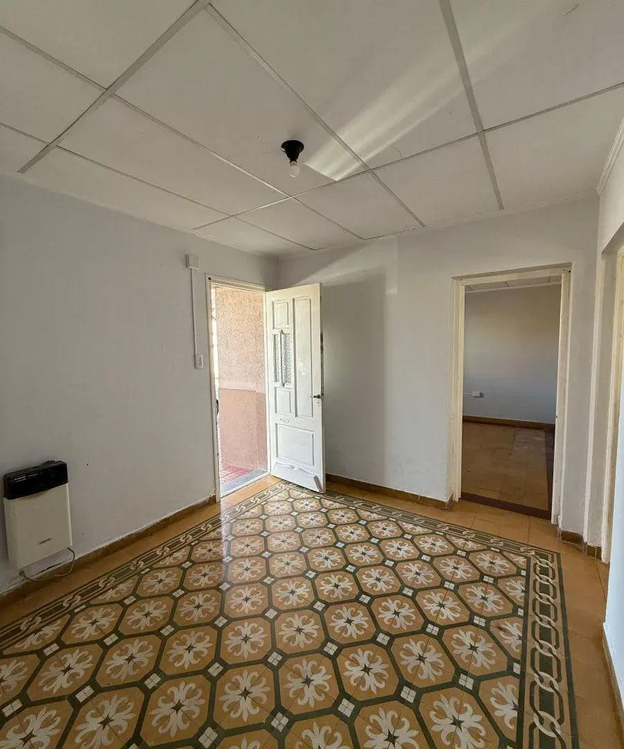 Casa de 310 m² con 2 dormitorios en venta en Central Córdoba 3