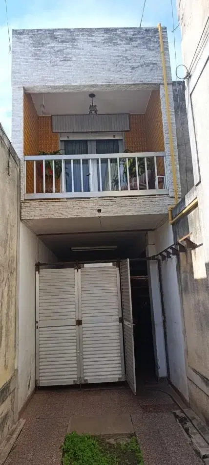GALPON + VIVIENDA SOBRE AV. FREYRE 5