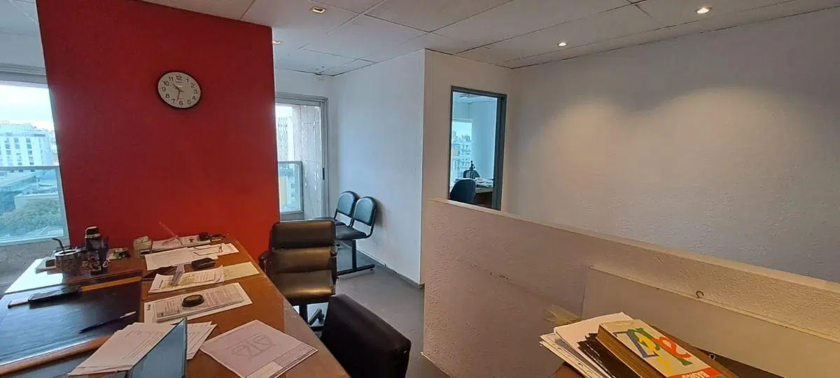 Oficina Comercial de 75 m² en alquiler en Centro 3