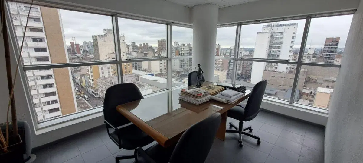 Oficina Comercial de 75 m² en alquiler en Centro 5