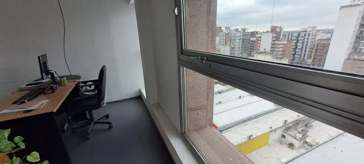 Oficina Comercial de 75 m² en alquiler en Centro 2