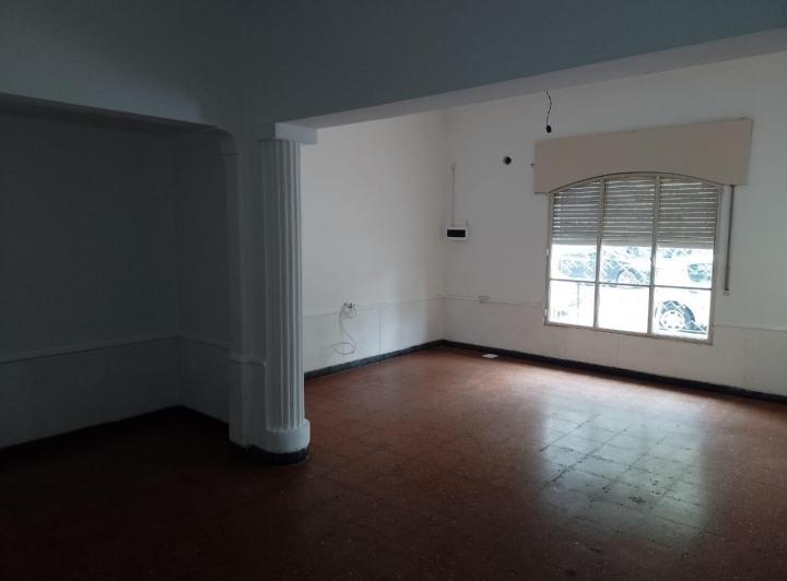 Alquilo planta baja amplia (apto comercial o familiar) en barrio General Paz 1