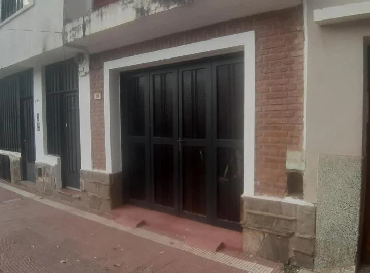 Alberdi - Alquilo casa 2D 2B 1