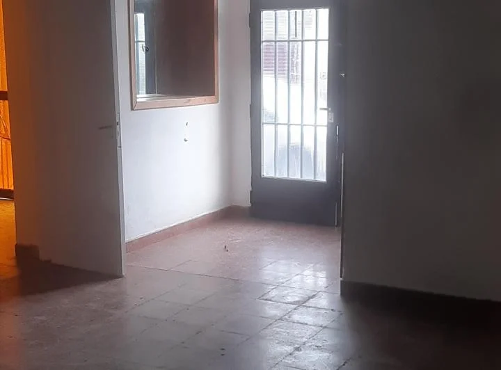 Alberdi - Alquilo casa 2D 2B 4