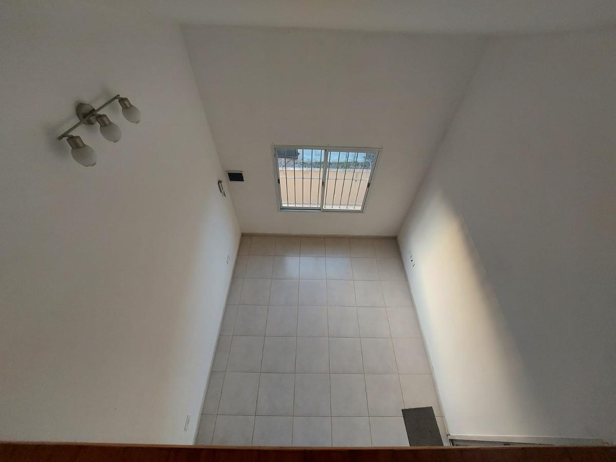 Foto de Departamento con cochera y terraza Arturo Illia 2727 San Miguel, imagen 2