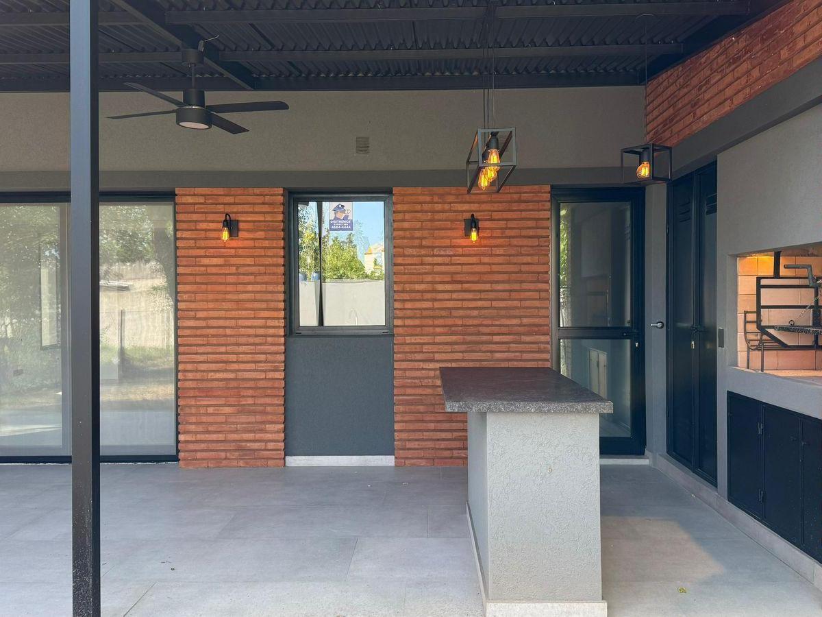 Casa a Estrenar Sta Fe 3050, Barrio Cerrado con Portón Automático. Apto Credito! 5