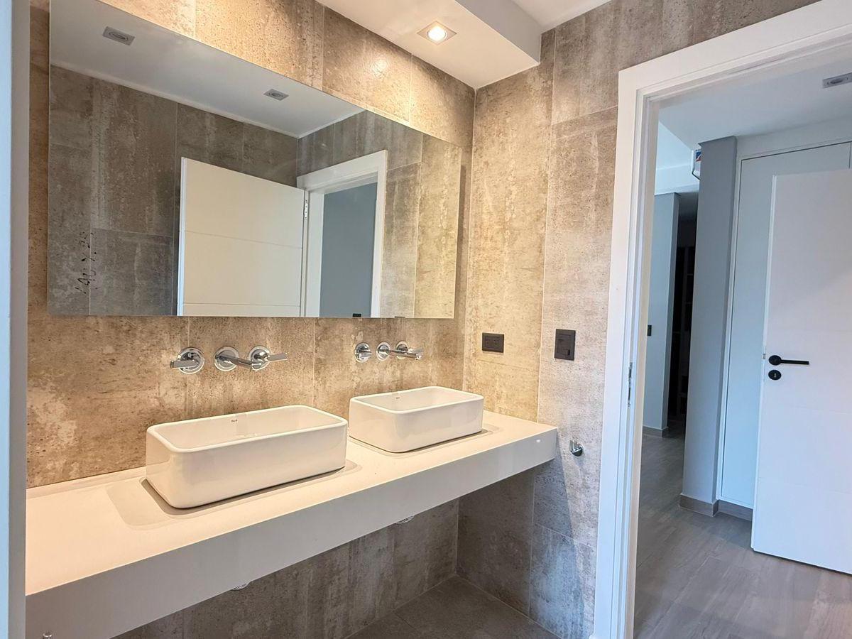 Casa a Estrenar Sta Fe 3050, Barrio Cerrado con Portón Automático. Apto Credito! 3