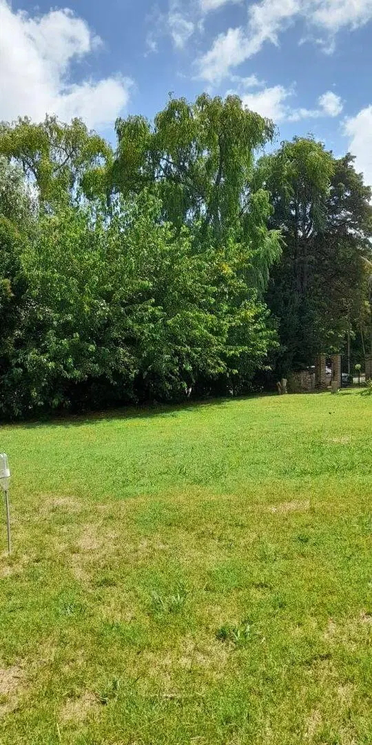 Venta individual o total, de 3 Lotes en Esquina de Calle: 12 y 421 Villa Elisa. Proximos a Av. Arana 4