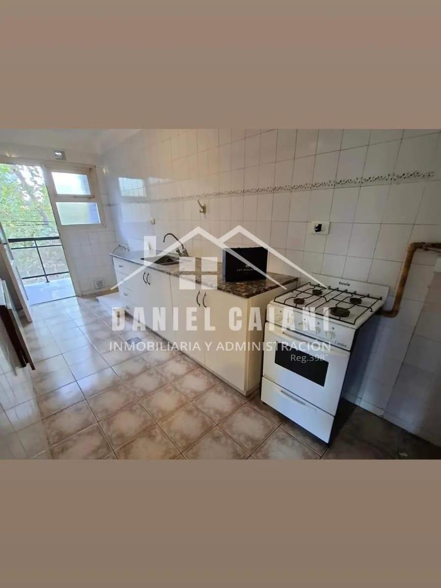 Foto de DEPARTAMENTO 3 AMBIENTES 4 BALCONES CON COCHERA EXCELENTE OPORTUNIDAD, imagen 1
