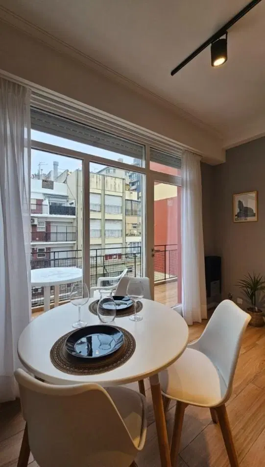 Monoambiente reciclado con balcon terraza 4