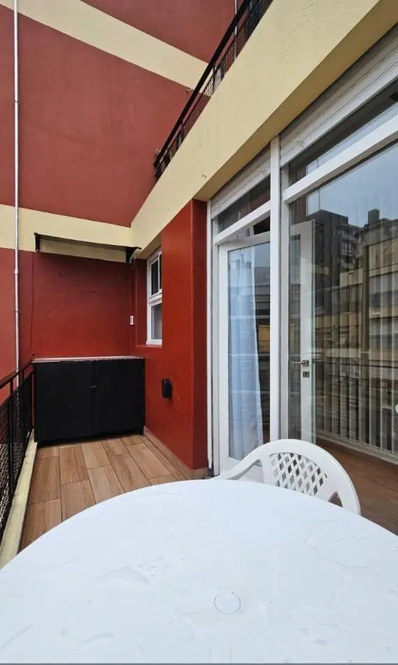 Monoambiente reciclado con balcon terraza 8