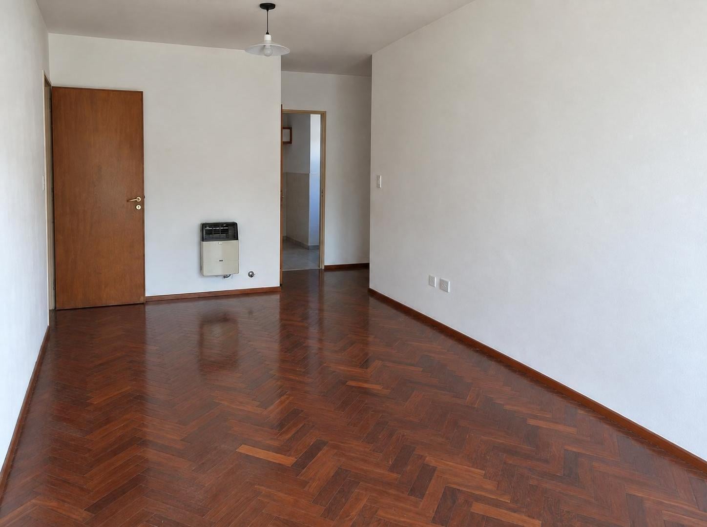 Foto de Departamento de 2 dormitorios - Moreno al 1200, imagen 1
